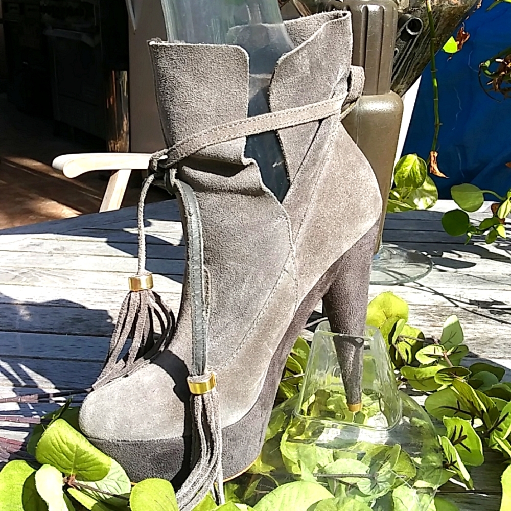 COLIN STUART SUEDE ANKLE BOOT 7